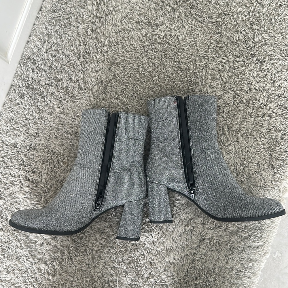 Silver sparkly boots - Picture 4 of 6